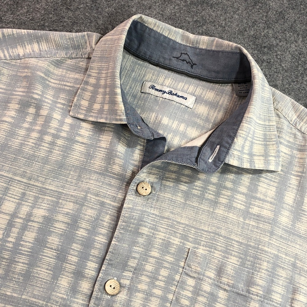Tommy Bahama Mens Button Front Shirt Size M Blue Plaid Short Sleeve 100% Silk